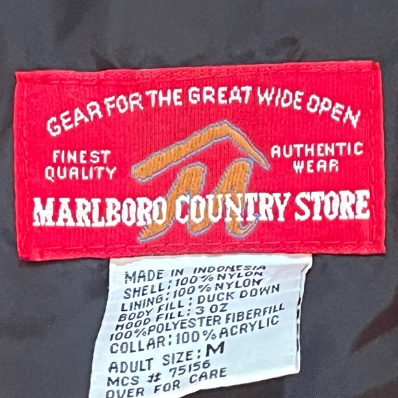 Marlboro Country Store Men's Down Hooded Puffer Jacket Red Medium Vintage - Picture 3 of 4